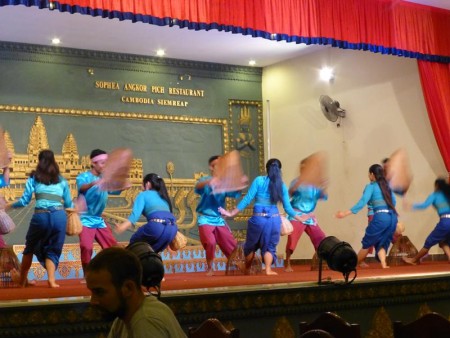 カンボジア  伝統舞踊アプサラダンスを見に行った話 【カンボジア】