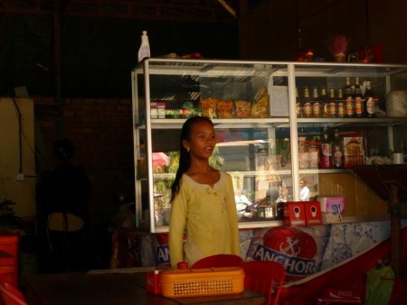 カンボジア  シェムリアップで見かけた美少女・美少年 【カンボジア】