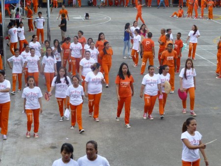 フィリピン  セブ刑務所（CPDRC）で月一回開催される囚人ダンス（前編）