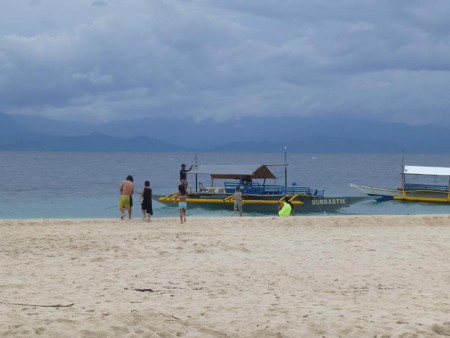 フィリピン  モアルボアルのホワイトビーチ