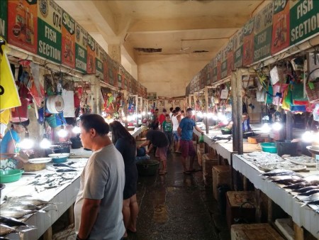 フィリピン  正月をセブの片隅のローカル市場で
