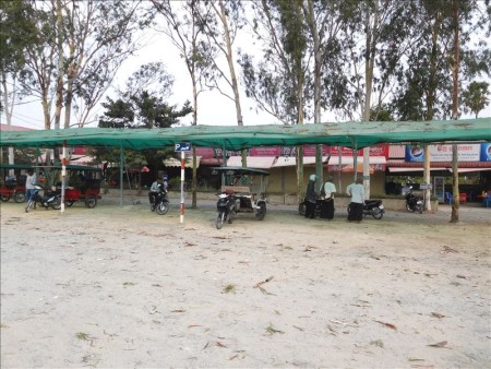 カンボジア  キリング・フィールドを6年ぶりにレンタルバイクで訪問　【プノンペン】