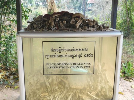 カンボジア  ポル・ポト クメール・ルージュの大量虐殺　キリング・フィールド