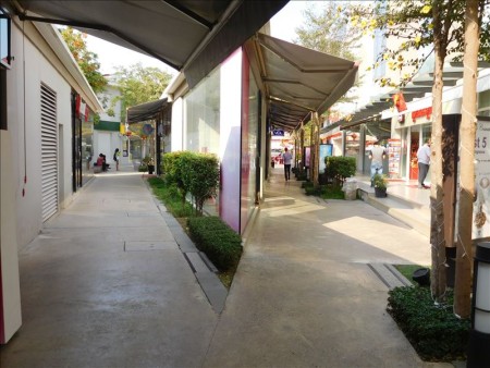 カンボジア  プノンペンの洗練されたショッピングセンター TKアベニュー（TK Avenue）