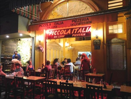 カンボジア  大人気のピザ屋さん「ピッコラ イタリア（Piccola Italia）」 【プノンペン】