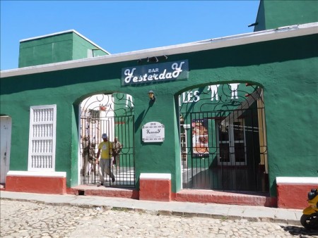 キューバ  世界遺産の街トリニダーでサンティシマ教会を見学 【キューバ旅行】