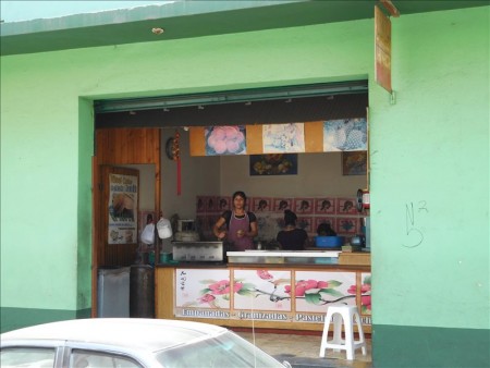 グアテマラ  ケツァルテナンゴの屋台料理（B級グルメ） 【グアテマラ旅行】