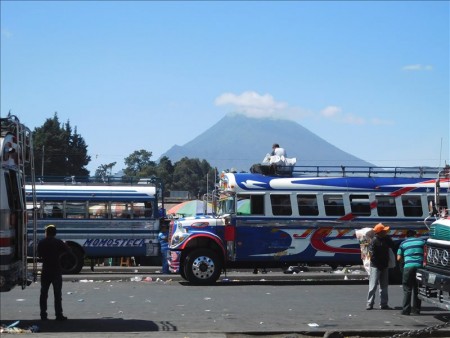 グアテマラ  シェラからサン・ペドロ・ラ・ラグーナへチキンバスで移動