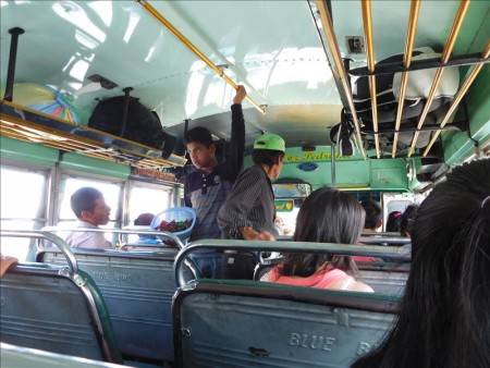 グアテマラ  シェラからサン・ペドロ・ラ・ラグーナへチキンバスで移動