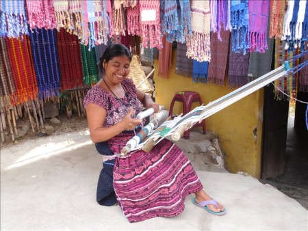 グアテマラ  民族衣装を身にまとったサンファンの美女たち 【グアテマラ旅行】