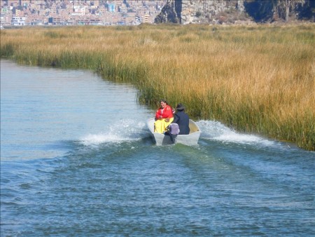 ペルー  標高3800mのチチカカ湖に浮かぶ「ウロス島」（前編）