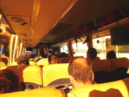 ペルー  プーノ ⇒ コパカバーナのバス移動 【陸路国境越え】