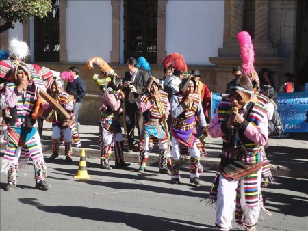 ボリビア  ウユニ ⇒ スクレへバス移動_世界遺産スクレの街をブラブラ散策
