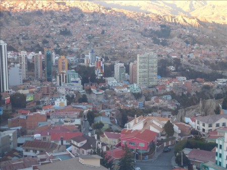 ボリビア  ラパスの世界一高いところにあるロープウェイ