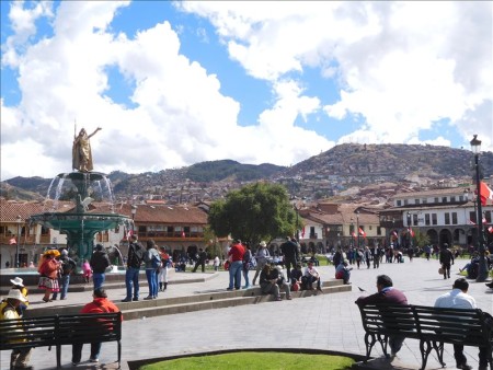 ペルー  クスコのアルマス広場は別格
