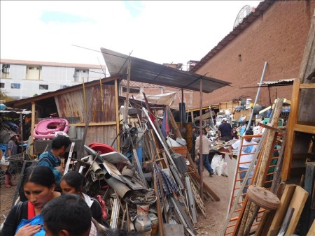 ペルー  クスコの青空市場を散策