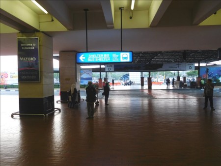 タイ  バンコク ⇒ ジャカルタ移動_5バーツの鉄道でドンムアン空港へ