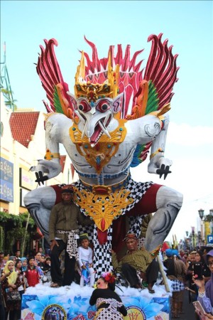 インドネシア  ジョグジャカルタの街中で偶然見かけたパレード