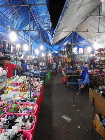 インドネシア  デンパサールのパサール・クレネン ナイトマーケットを散策