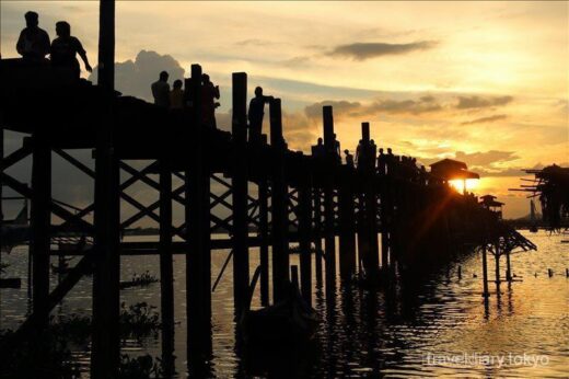 ミャンマー  ウーベイン橋から観る幻想的な夕日【マンダレー】