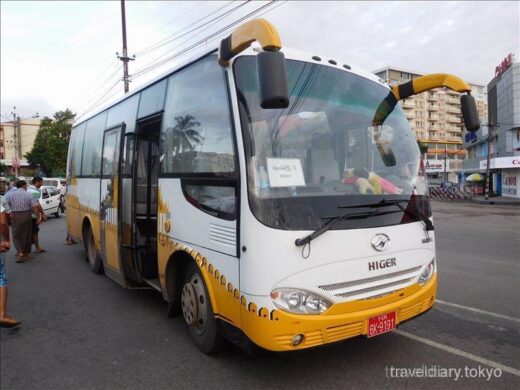 ミャンマー  マンダレー ⇒ ヤンゴン 3列シートの快適バスで移動