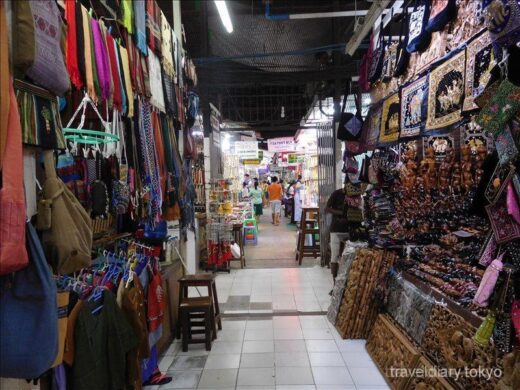 ミャンマー  ヤンゴンの街を散策_ボージョーアウンサンマーケットとか