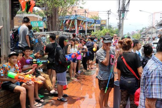 タイ  年に一度の水掛け祭り「ソンクラーン」をチェンマイで初体験