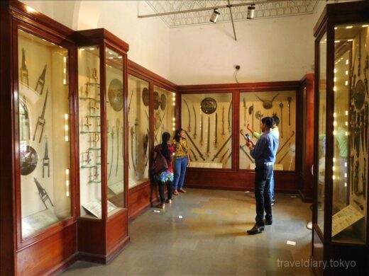 インド  アルバート・ホール（中央博物館）で見たヨガのポーズ【ジャイプル】