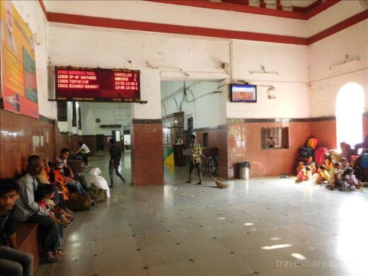インド  ジャイプル ⇒ アグラ_2度目のインド鉄道は心もリラックス
