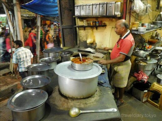 インド  バラナシで食べた食事_インドカレーにはナンが普通じゃないの？