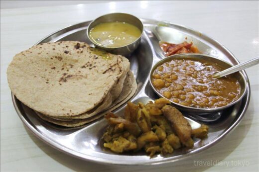インド  バラナシで食べた食事_インドカレーにはナンが普通じゃないの？