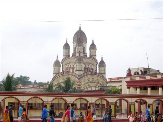 インド  ダクシネーシュワル・カーリー寺院は大行列だった【コルカタ】