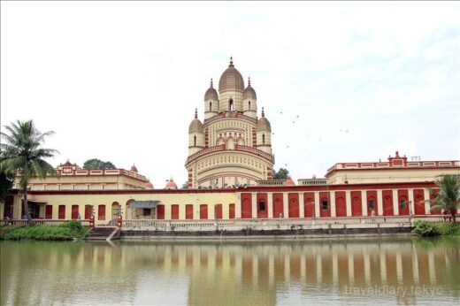 インド  ダクシネーシュワル・カーリー寺院は大行列だった【コルカタ】