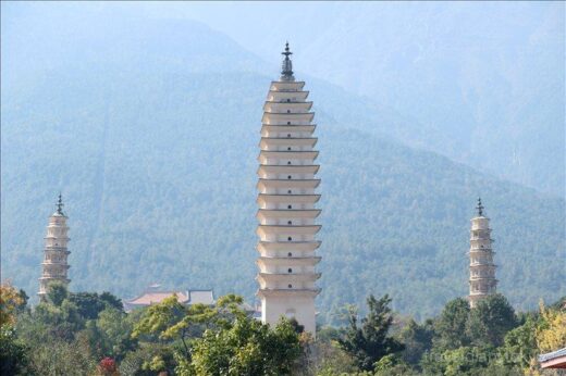 中国  大理古城散策して崇聖寺三塔を外から見てきた【中国】