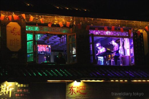 中国  昼間と全く違う顔を持つ夜の麗江古城を散策【中国】