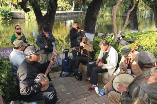 中国  週末に音楽好きの集まる湖「翠湖公園」に行ってきた【中国】