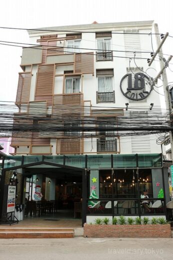 タイ  パタヤの安宿「18 Coins Cafe & Hostel」のご紹介【バンコク】