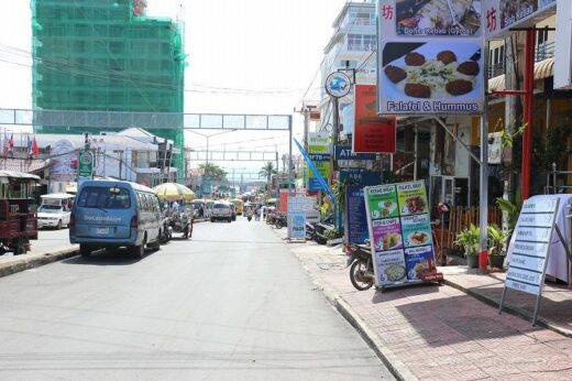 カンボジア  シアヌークビルの安宿「ゲストハウス66」のご紹介と街をブラブラ