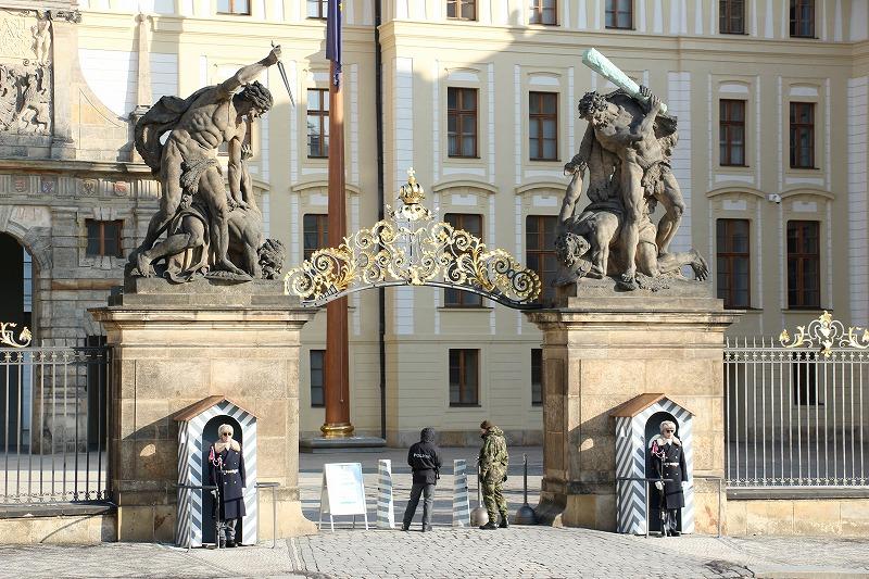 世界遺産 プラハ歴史地区で一番の見所 プラハ城 40代 気ままな 世界旅日記