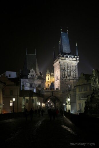 チェコ  プラハ城の衛兵交代式見学と夜のプラハを散策
