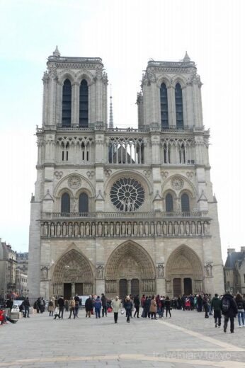 フランス  炎上したノートルダム大聖堂_2年前はこんなだった【パリ】